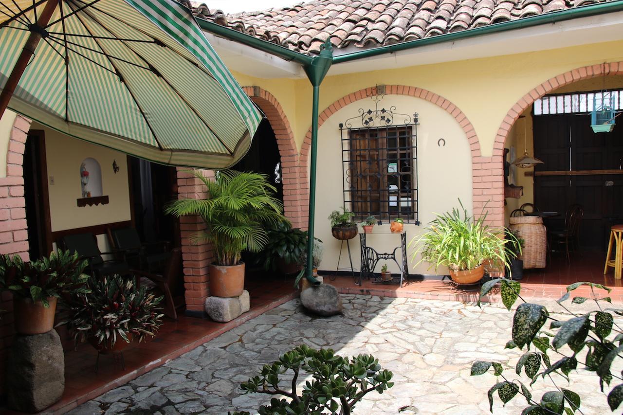 波帕扬La Casa De Mima住宿加早餐旅馆 外观 照片